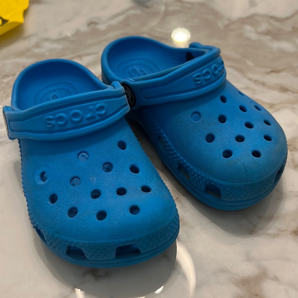 Crocs size 8